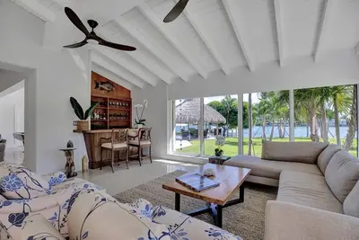 Image de Waterfront. . . The Sapodilla House. . . Islamorada Family Estate Home. . .
