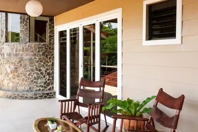 Image de Tropical Treehouse with Private Pool - 3br/2. 5b