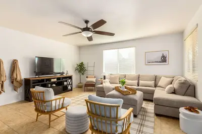 Image de Modern Queen Creek Home W/ Fire Pit! Dog Friendly!