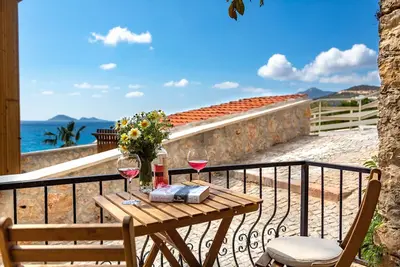 Image de Gizli is studio apartment on beach front in amazing location in old town