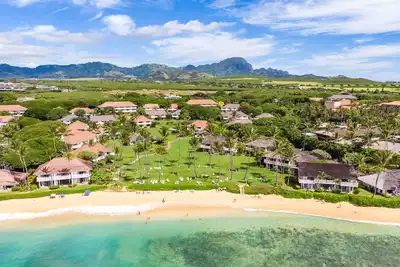 Image de Lush 2-Story Home with Beach Access and Club Perks Kiahuna Plantation #64