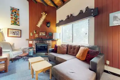 Image de Studio Loft on Creek! Near Biking and Walking Trails, Outdoor Pool On-site
