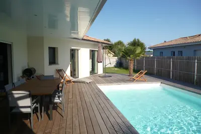 Villa  Piscine Chauffée pour 8 personnes