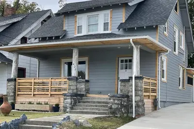 Image de Cozy Craftsman Close to Everything