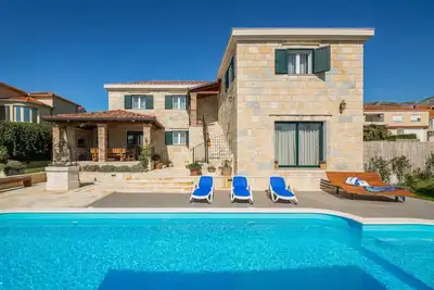 Image de Superbe maison Ă Zrnovnica