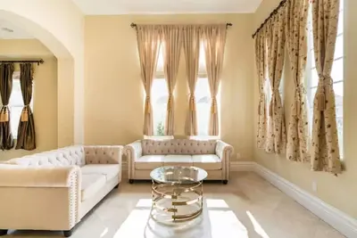 Image de Modern Luxury Home Near Disney