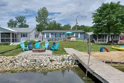 Image de New Construction 3 Bed\/2 Bath Home on Beautiful Nyona Lake Sleeps 9 Pet Friendly