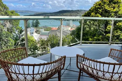Image de Luxury centrally located one-of-a-kind apartment amazing water views + studio