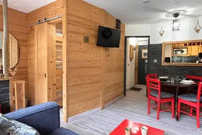 Image de Appartement rénové 2 pièces, accès direct aux pistes et proche centre station