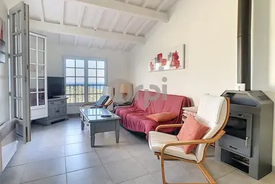 Image de Mas deux chambres dans un domaine avec piscine et tennis, vue mer, club house
