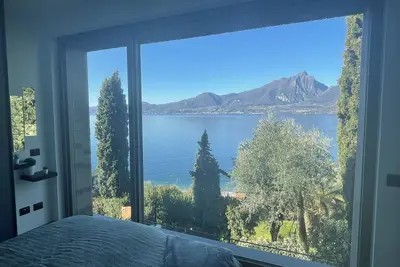 Image de 3 Zimmer Apartment am Gardasee mit traumhaften Seeblick und Pool in Torri