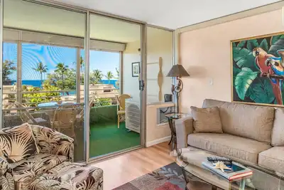 Image de Kamaole Beach Royale #311 Oceanview, Steps from Beach, Full Kitchen, A/C