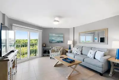 Image de Keys Deal w/Cafe & Pool Bar! Up to 20% Off Beachfront 1bd Sleeps 4.