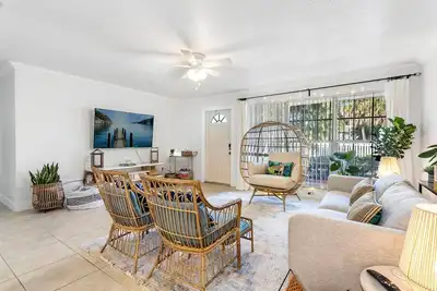 Image de Family-Friendly: Beach House Near Pompano Pier, Beach, Shops & Top Restaurants.