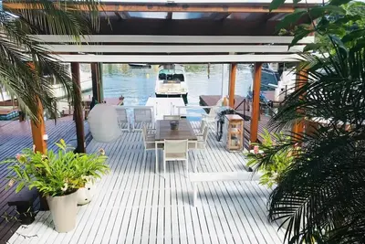 Image de Comfortable House in Condominium with deck by the sea