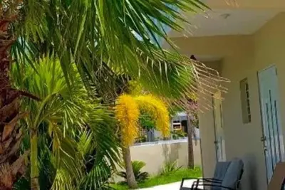 Cozy 2 bedroom apt Newly Renovated 5min from the beach