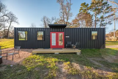 Image de Notorious P. I. G: 2 mins to Lake Conroe! Heated Pool, Fire Pit, Stocked Ponds