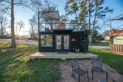 Image de Applewood: 2 mins to Lake Conroe! Rooftop deck, Heated Pool, Fire Pit