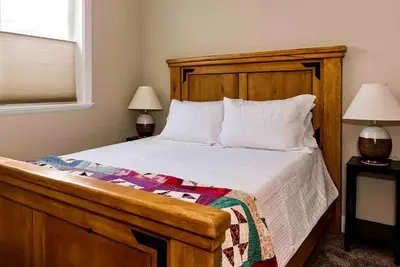 Image de Montague Manor\" W&D, Hot Tub, Queen Beds, Sleeps6