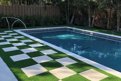 Image de Palm Beach Chic Entire Home: Heated Saltwater Pool/Walk to Shops  + Restaurants