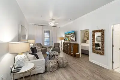 Image de \"Sun Kissed 30a\" #188 1 Bedroom Sleeps 4