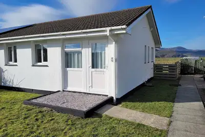 Image de 48 Glan Y Mor, pet friendly, country holiday cottage in Fairbourne