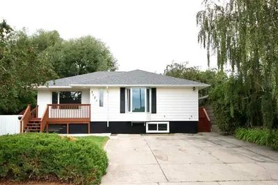 Image de Bright and Beautiful Southside Basement Suite - walking distance to hospital and