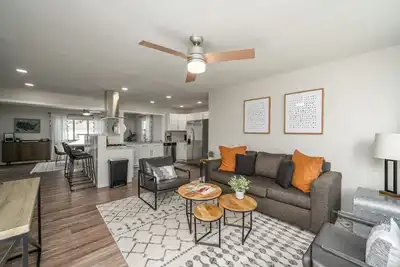 Image de Five Star Flip- Bright & Renovated 3br/2ba