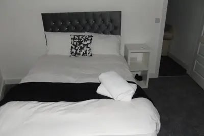 Image de Captivating 1-Bedroom Apartment in Bolton