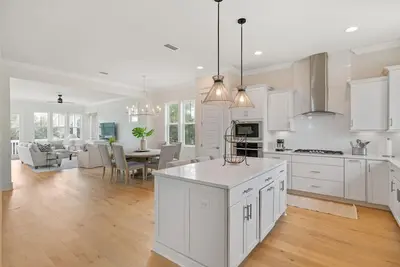 Image de 382 Grande Pointe Circle- Beautiful Home Close to Rosemary and Alys Beach, Bikes Included!