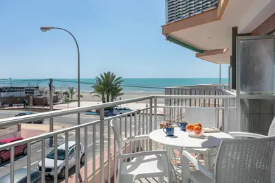 Image de Appartement avec vue imprenable sur la mer, balcon et Wi-Fi