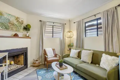 Image de The Avocado Hut- Private Guesthouse, Hot Tub!