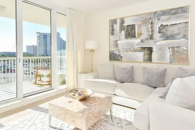 Image de Beautifully Renovated 4th Floor Condo at Silver Shells St. Lucia! 🐚🌅🌴