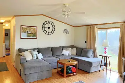 Image de Perfect for a contractor on temporary assignment. Private country setting.