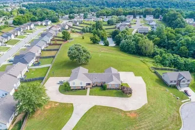 Image de The Gathering Place at Hilltop Acres