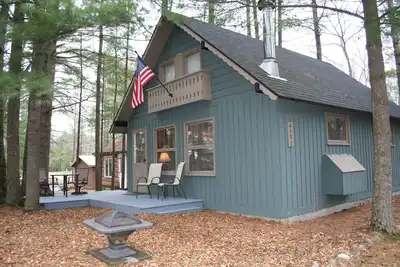 Image de Cozy Cabin by the Lake