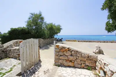 Seafront villa in Felloniche