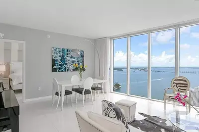Image de ** Best Views In Brickell ** 2bd/2bth 39th Floor