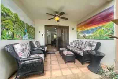 Image de Ground Floor Condo - Walk to Beach/Restaurants