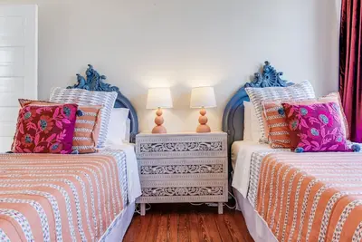 Image de Stunning Renovation by Forsyth Park 4 Bedroom Apt B