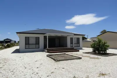 Image de Sea Breeze @ Coobowie ~ Close to beach and Pub!