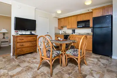 2 min walk to the beach / Parking, Kitchen, Pool