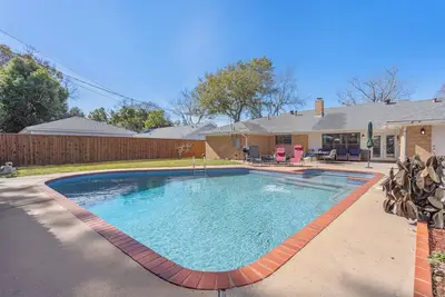 Image de Private Pool Modern Elegant Contemporary Ranch-Style Home, 5 mins to Nasa\/Kemah