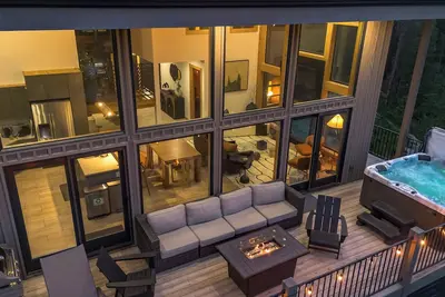 Image de Lakefront • Kayaks • Views • Fishing • HotTub
