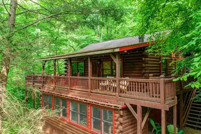 Image de Cozy Cabin🌲 + 🪵Wood Stove + 💦Creekside FirePit🔥
