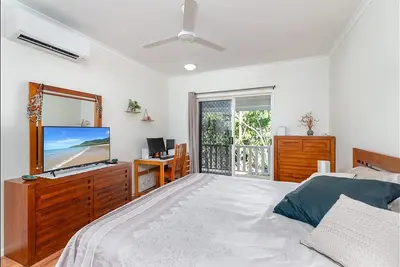 Image de Entire 2 bed townhouse 200 metre from beach