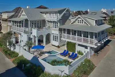 Image de Looking Glass Cottage & Carriage House