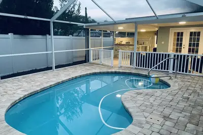 Image de Sunny Days Heated\/ Salt Water Pool Home