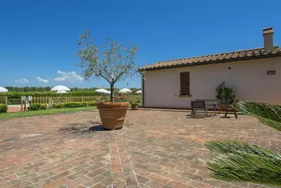 Image de Joli appartement pour 2 personnes avec piscine, Wifi, Tv, patio, animaux admis et parking