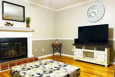 Image de Downtown Family Home - Minutes to Wb Stadium, Vista, 5 Points